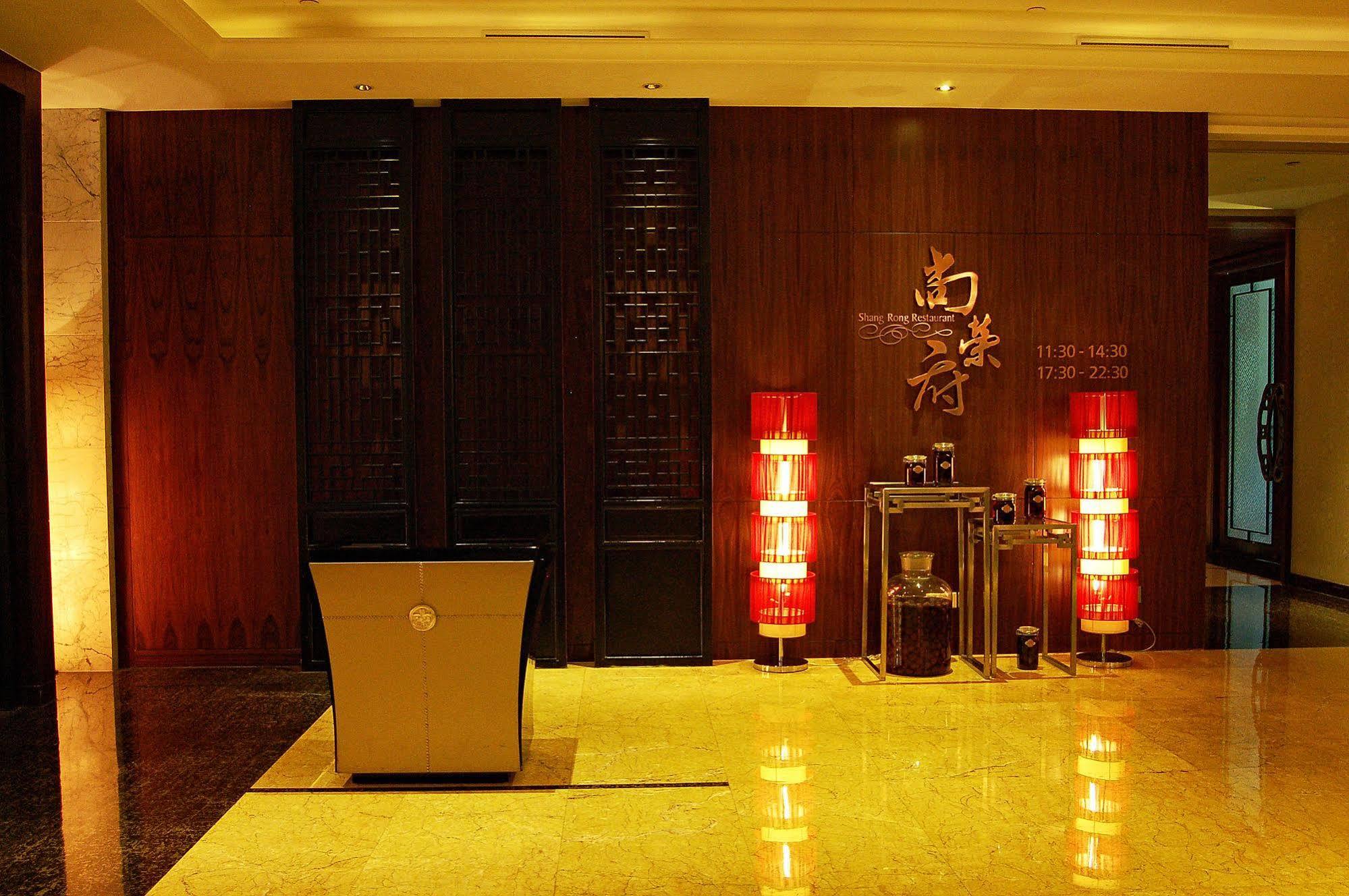 Wyndham Grand Plaza Royale Oriental Shanghai Exterior foto