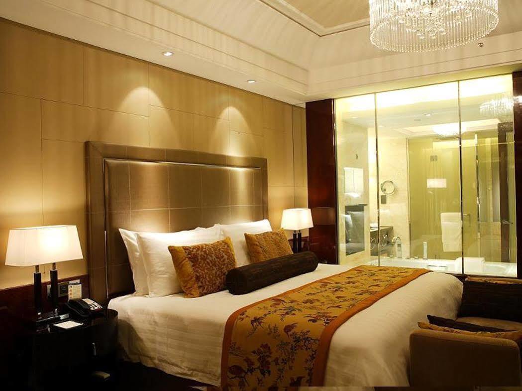 Wyndham Grand Plaza Royale Oriental Shanghai Exterior foto